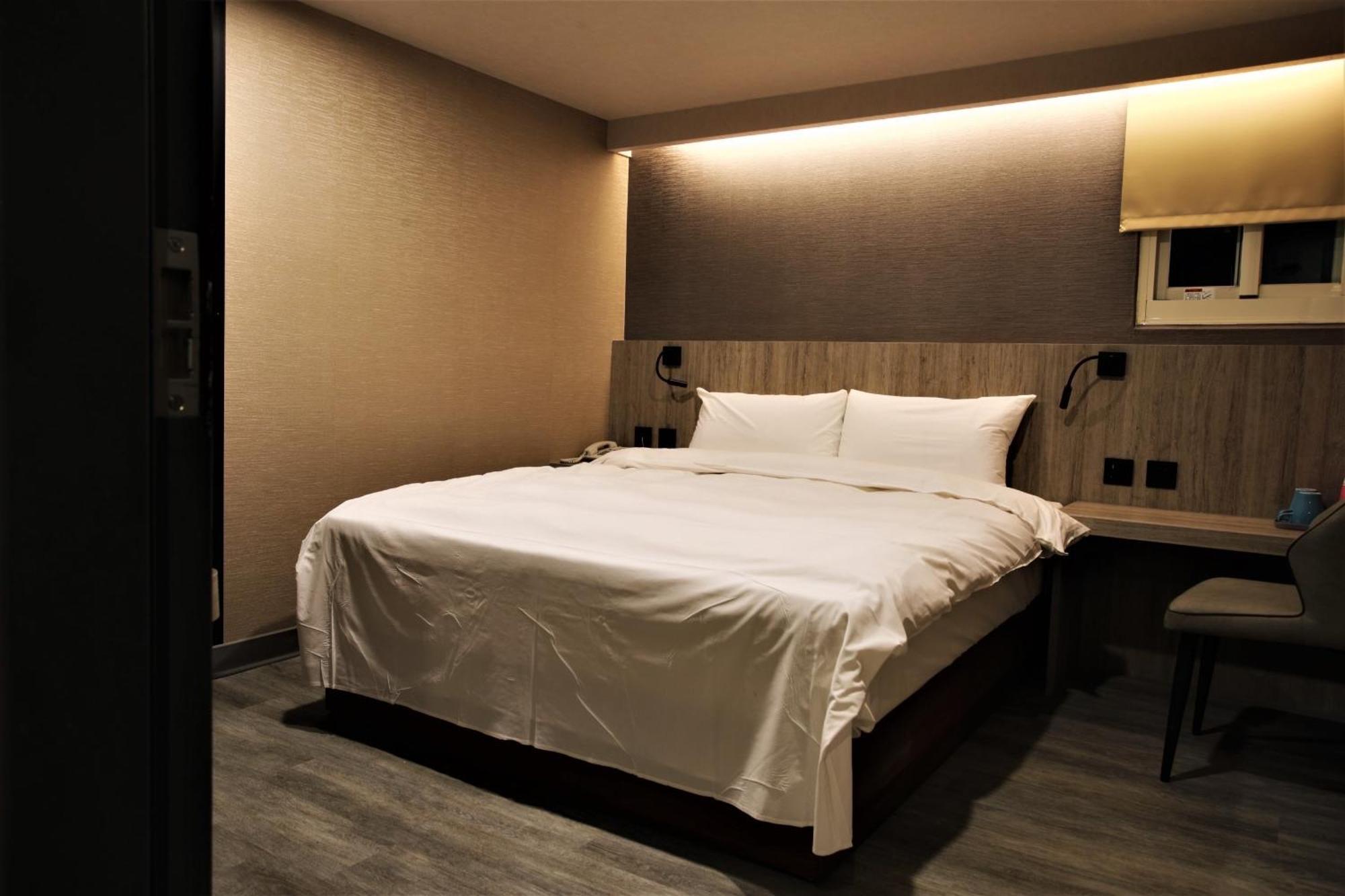 Golden Home Hotel Taipei Extérieur photo
