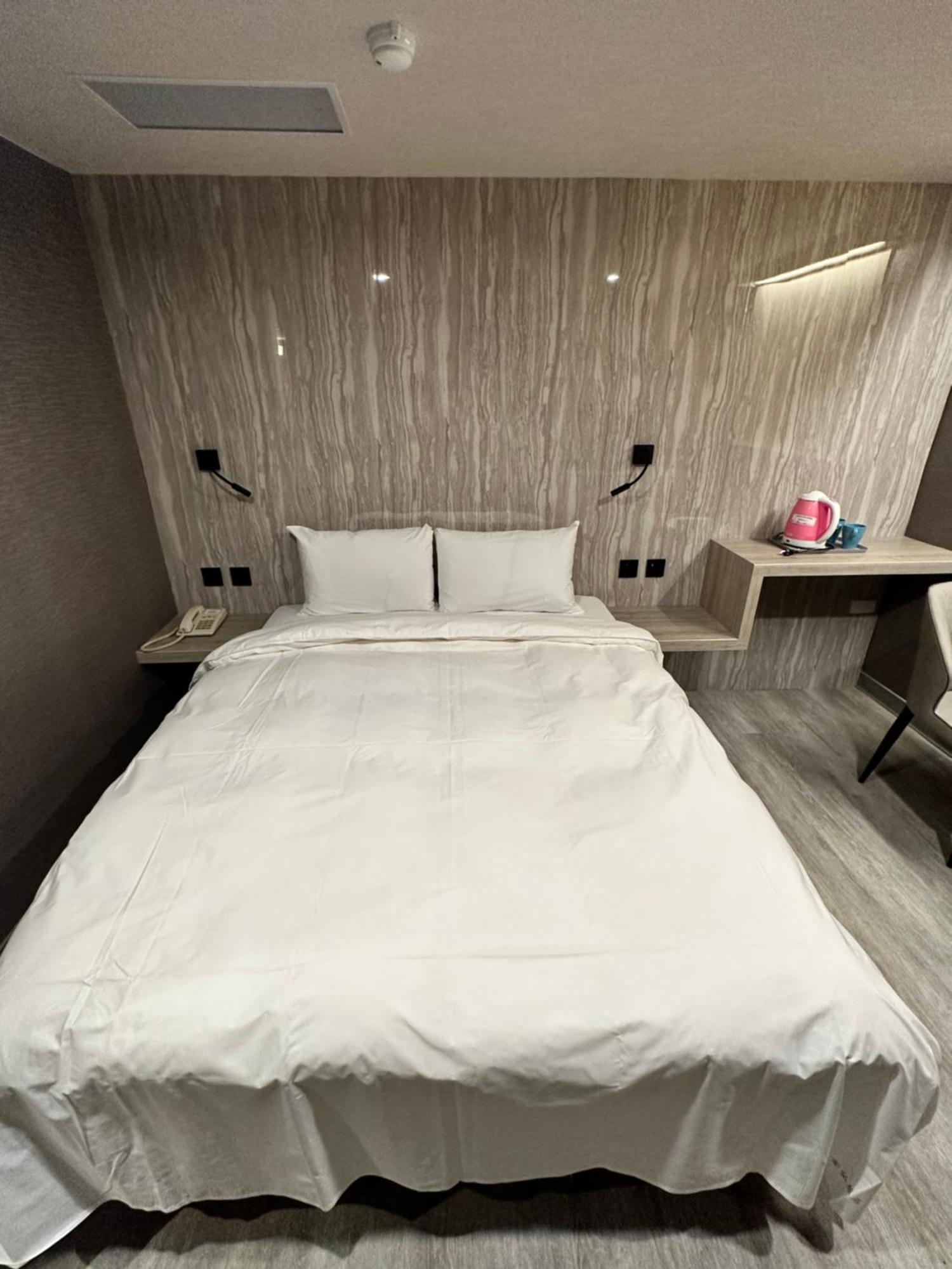 Golden Home Hotel Taipei Extérieur photo